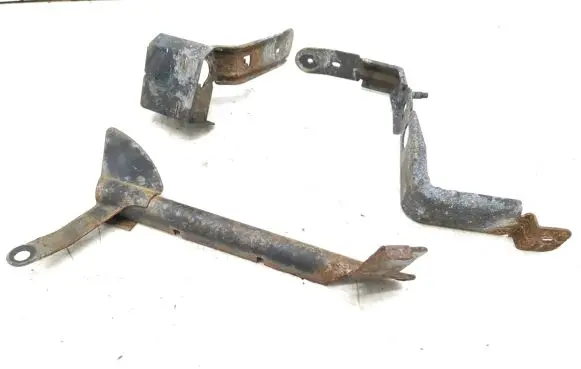 Radiator support slam panel bracket