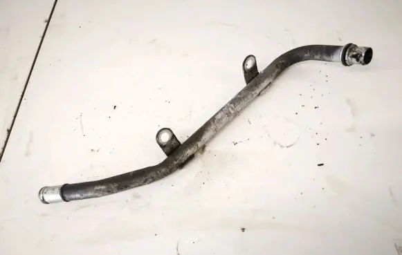 Toyota RAV 4 (XA30) Engine coolant pipe/hose