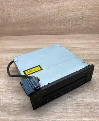 Volkswagen Touran I CD/DVD changer 1T0035110A