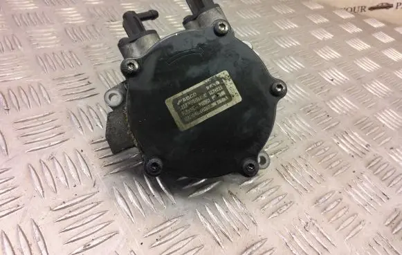 Chevrolet Captiva Vacuum pump 25183189