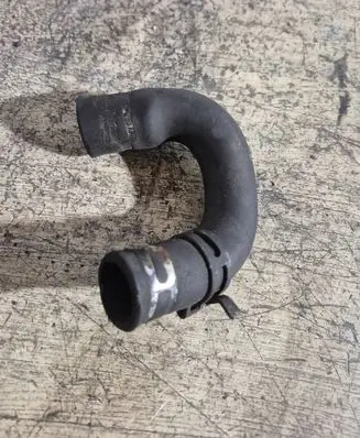 Coolant pipe/hose