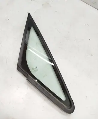 Mitsubishi Colt Front triangle window/glass MR971828