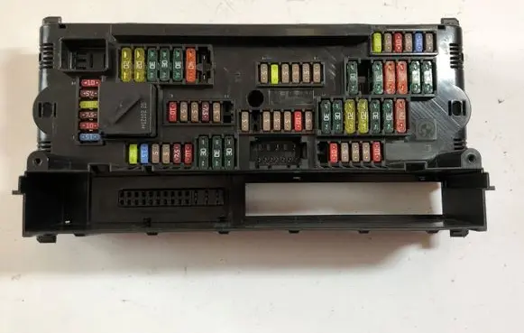 BMW 5 F10 F11 Fuse module 9252815 317033442E 230312