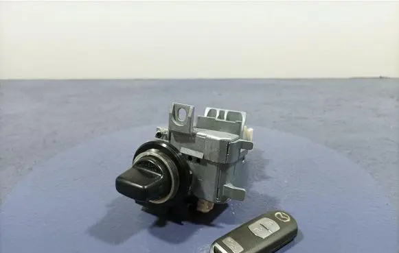 Mazda CX-7 Ignition lock D46166938B