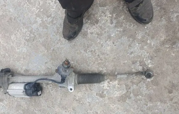 BMW 5 F10 F11 Steering rack 6867965 00052193