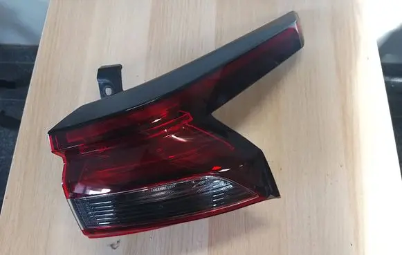 Nissan Qashqai J12 Rear/tail lights 2208D02F