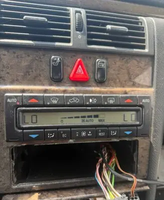 Mercedes-Benz E W210 Climate control unit 2108303285