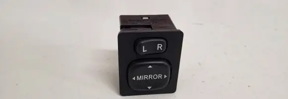 Wing mirror switch