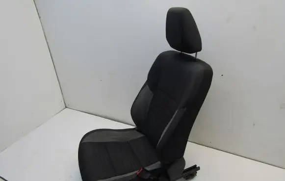 Toyota Auris E180 Front passenger seat KRIS235789
