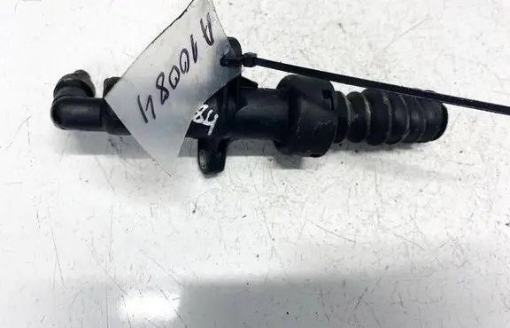 Citroen Xsara Picasso Clutch master cylinder 1670