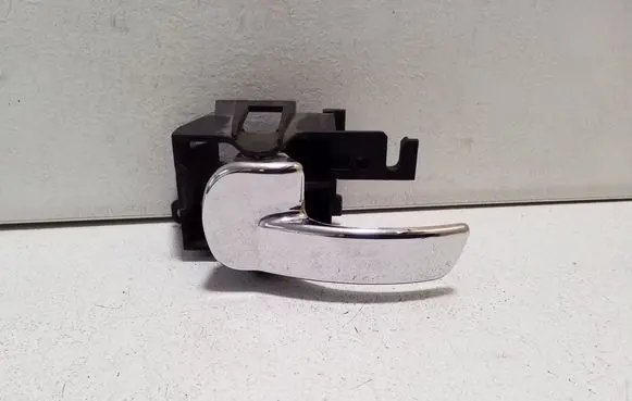 Nissan Pathfinder R51 Rear door interior handle