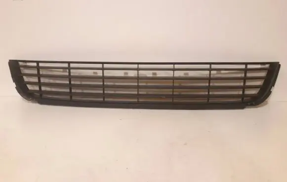 Volkswagen Golf VI Front bumper lower grill