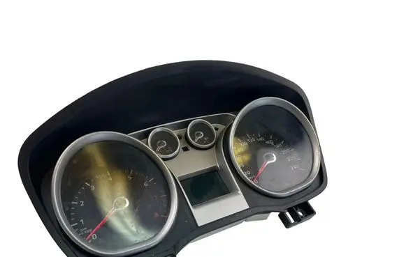 Ford Focus Speedometer (instrument cluster) 8V4T10849EJ