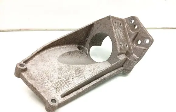 Volvo XC60 Engine mounting bracket 31370633