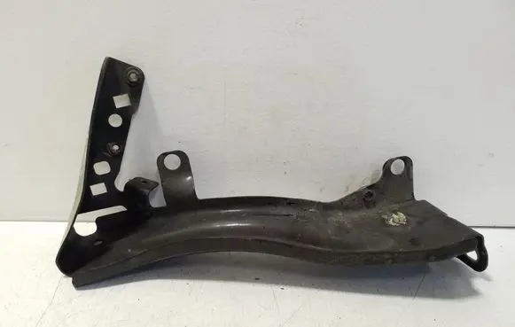 Audi TT TTS Mk2 Fender mounting bracket 8J0821135F