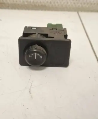 Nissan Primera Wing mirror switch