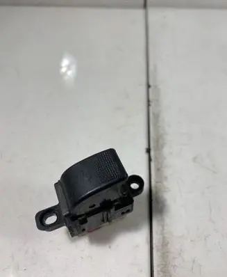 Mazda 6 Electric window control switch 3583Q33
