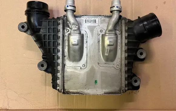 Land Rover Evoque II Intercooler radiator GJ329L440AD