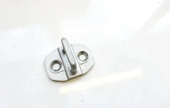 Mercedes-Benz B W246 W242 Rear door lock loop/hook striker 11000049b