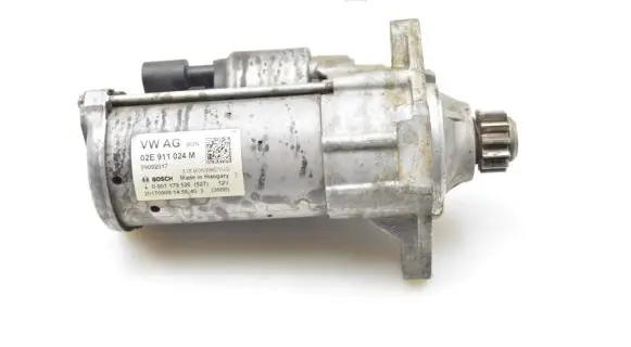 Volkswagen Golf VII Starter motor 02E911024M