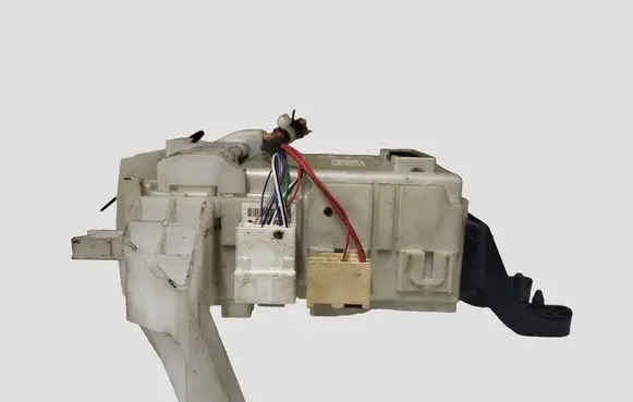 Toyota Avensis T270 Fuse box set 8273005140C 15419A26