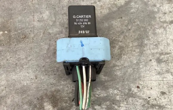 Citroen C4 I Glow plug pre-heat relay 9640469680 51252002