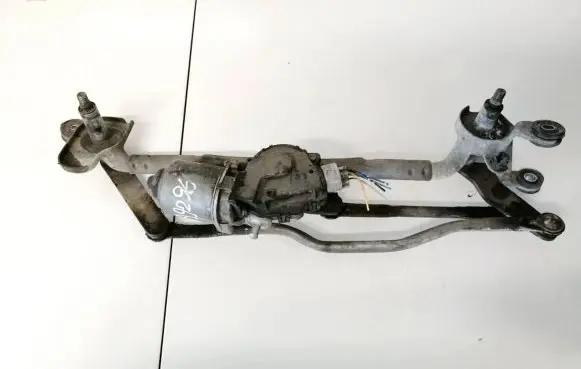 Mazda 5 Front wiper linkage and motor