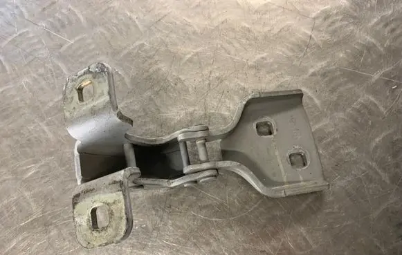 Renault Master III Front door upper hinge 804000006R