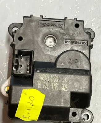 KIA Sorento A/C air flow flap actuator/motor H400730750C 1FHP16J26