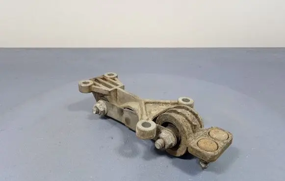 Volvo XC90 Engine mount vacuum valve 9179014