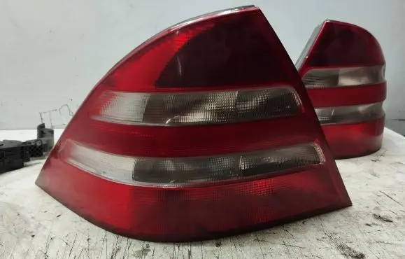 Mercedes-Benz S W220 Rear/tail lights