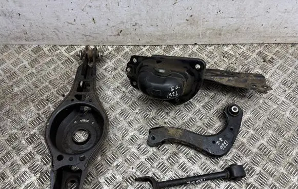 Toyota Prius (XW50) Rear upper control arm/wishbone