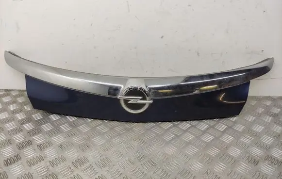 Opel Insignia A Tailgate trim