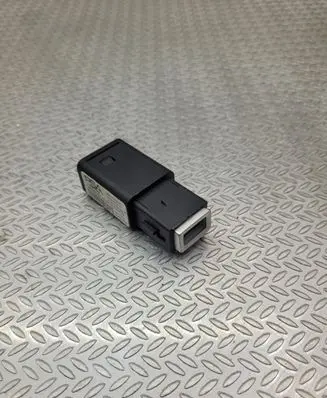Opel Mokka B USB socket connector 98217039DX
