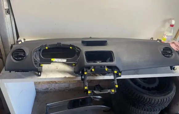Opel Meriva B Dashboard 13315250