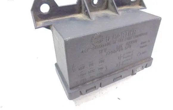 Renault Clio II Glow plug pre-heat relay 7700790579