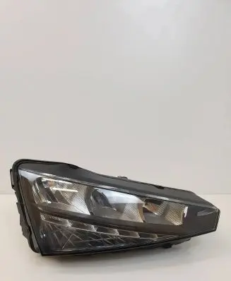 Skoda Scala Headlight/headlamp 657941016 90176072