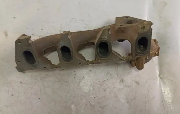 Suzuki Grand Vitara II Exhaust manifold 8426549 25F5N5Z11