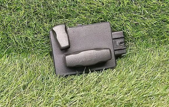 Chevrolet TrailBlazer Seat control switch 12451440