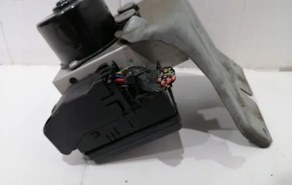 Volvo V70 ABS Pump