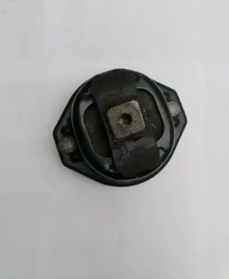 BMW 7 E65 E66 Engine mount bracket