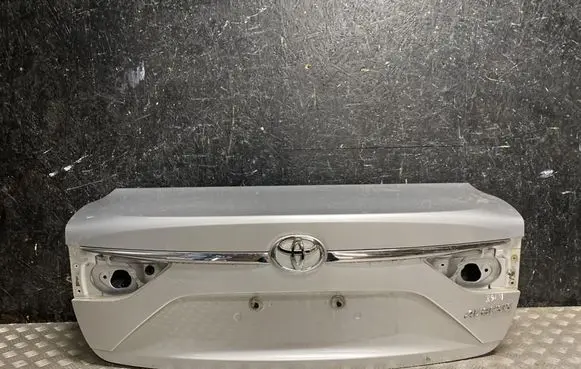 Toyota Avensis T270 Tailgate/trunk/boot lid 