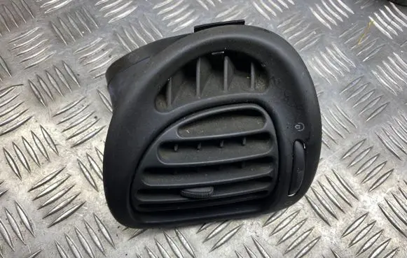 Citroen Xsara Picasso Dash center air vent grill 9631280177 7483