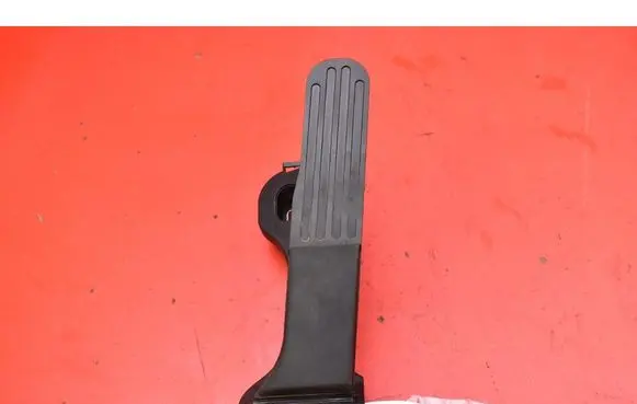 Volkswagen Golf Plus Accelerator throttle pedal 1K1721503AA