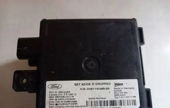 Ford Kuga II Blind spot module DV6T14C689BB ECU305300