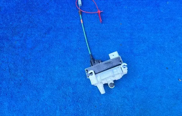 BMW 5 G30 G31 G38 Rear door lock 7396810