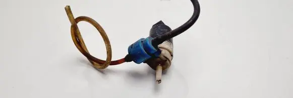 Volkswagen PASSAT B4 Windscreen/windshield washer pump 1H6955651
