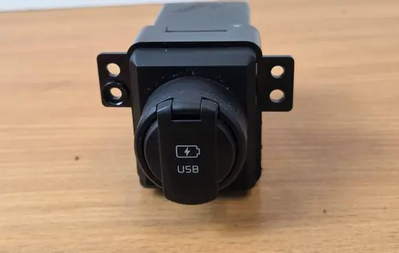 KIA Sportage USB socket connector 96125C5000 UM1510222853