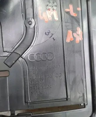 Audi Q7 4M Intercooler air guide/duct channel 4M0121283
