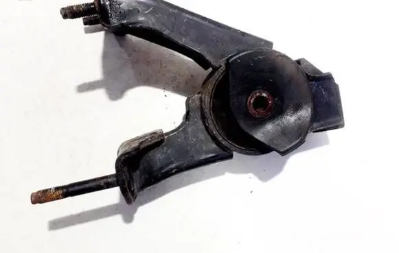 Engine mount bracket